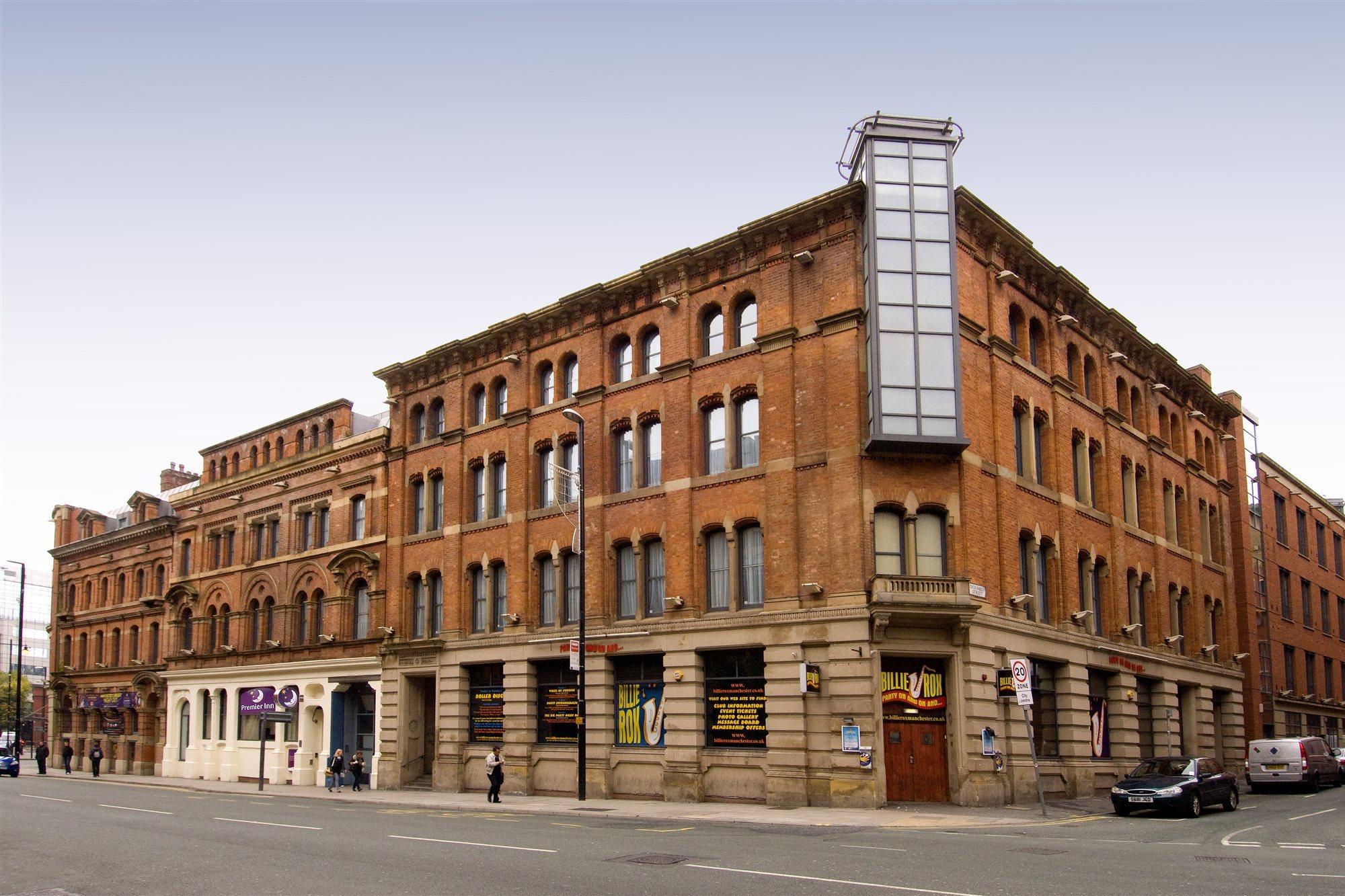 Premier Inn Manchester City Centre Exterior photo